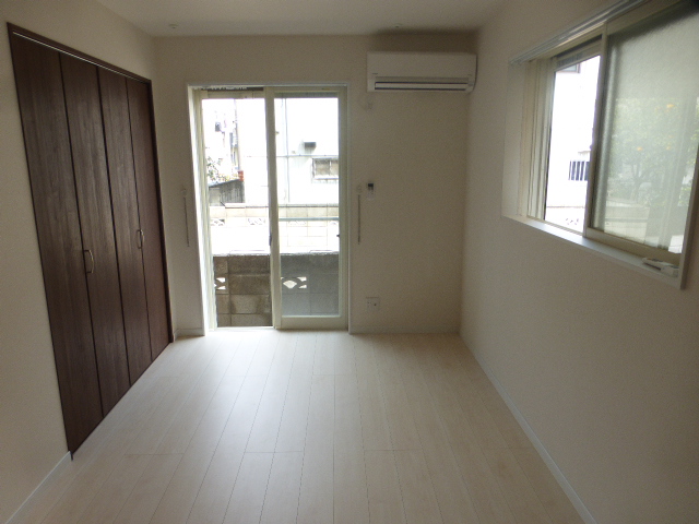 居室・リビング　洋室約6.0帖　全室角部屋（2面採光）