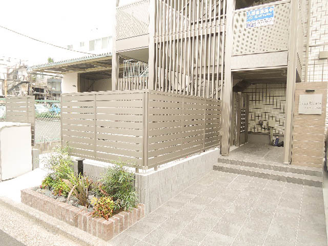 ロビー　オートロック付エントランス