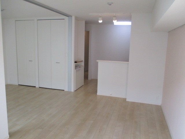 居室・リビング　人気の対面式システムキッチン付ＬＤＫ