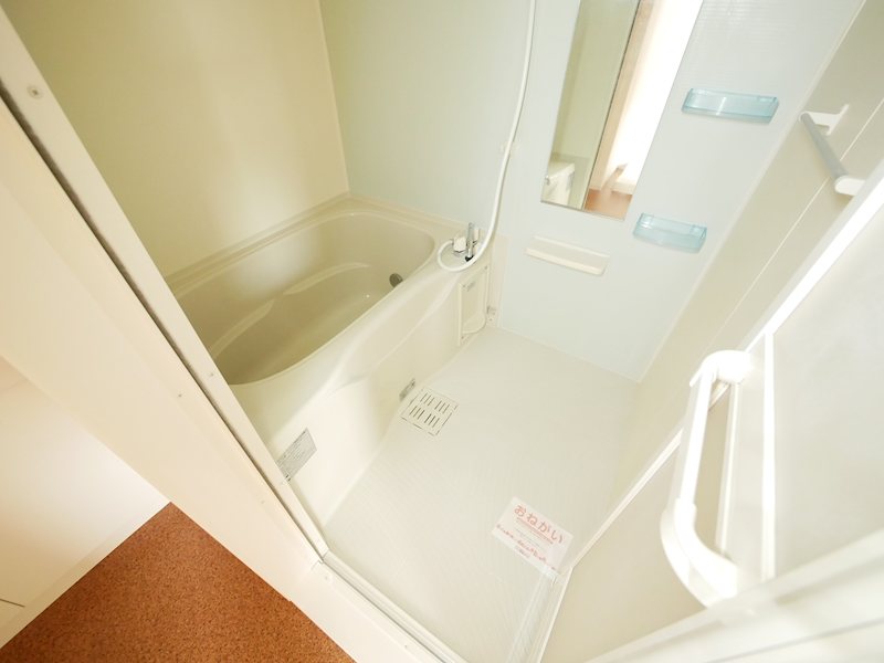 バス・シャワールーム　シャワー・追い焚き給湯