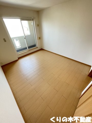 居室・リビング　こちらの居間で趣味の時間をお楽しみください