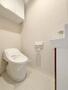 トイレ　落ち着いた色調のトイレです