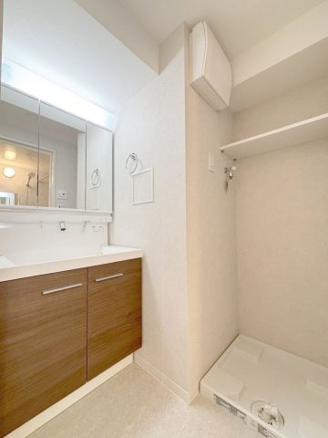 洗面設備　コンパクトで使いやすい洗面所