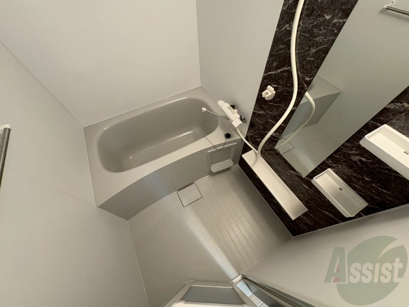 バス・シャワールーム　お風呂になります。一日の疲れを癒してくださいね。