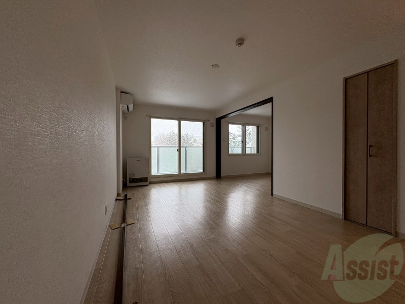 居室・リビング　スタイリッシュな印象のリビングになっています！