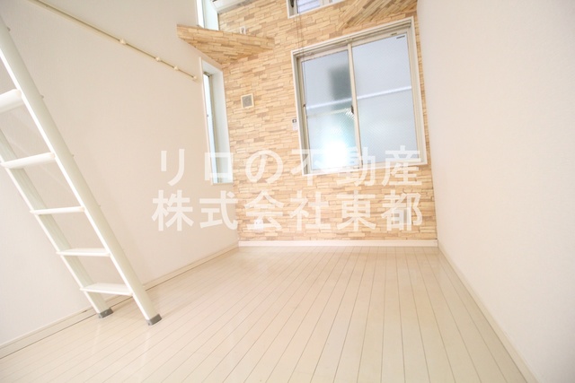 居室・リビング　南向きなので暖かな日差しが入りますね♪