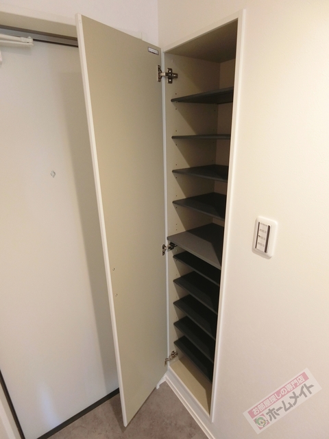 玄関　天井高シューズクローゼット付き♪