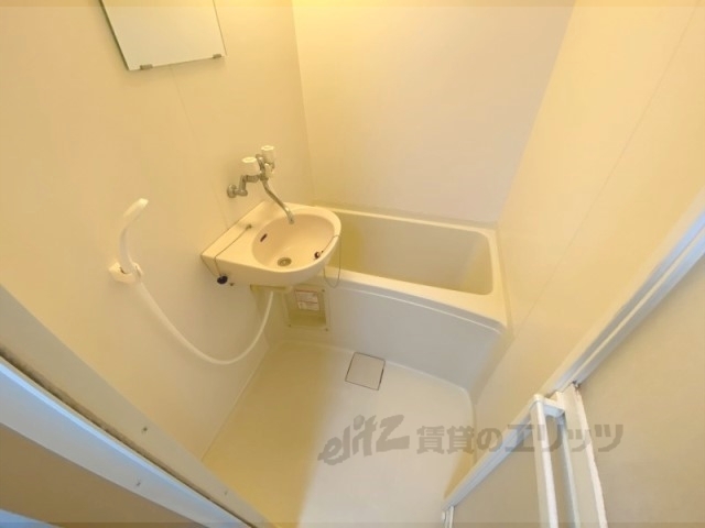 バス・シャワールーム　バス