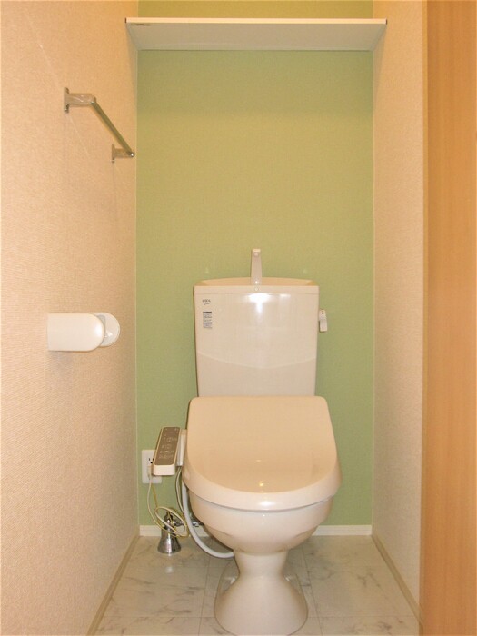 トイレ　温水洗浄暖房便座