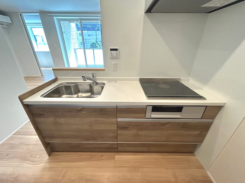 キッチン　3口コンロ・グリル付でお料理好きの方も嬉しい。