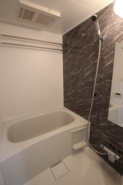 バス・シャワールーム　★浴室乾燥機付きのバスルーム★