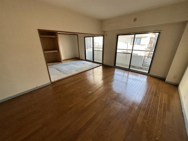 居室・リビング　室内きれいです！