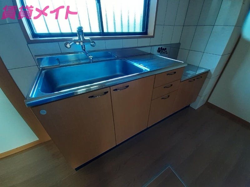 キッチン　反転タイプ参考写真