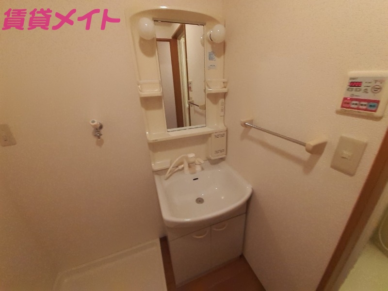 洗面設備　反転タイプ参考写真