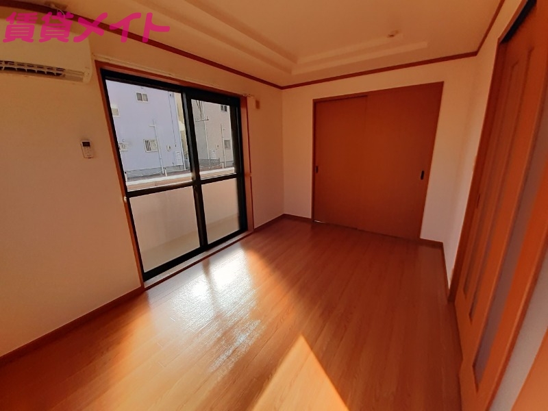 居室・リビング　反転タイプ参考写真