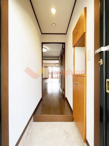 玄関　ゆったりとした玄関です※同タイプのお部屋になります。