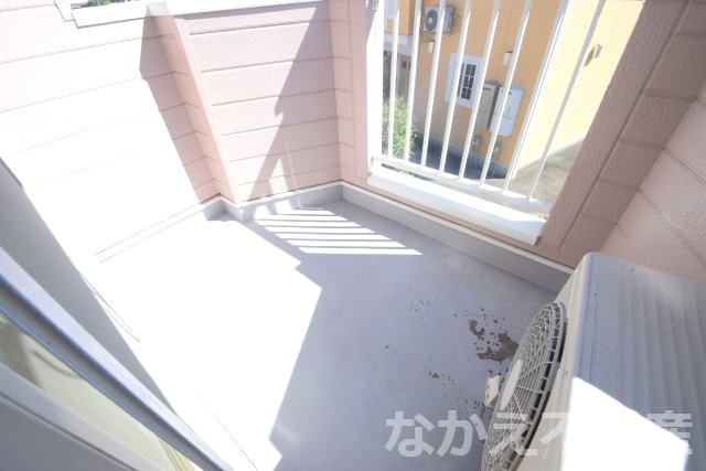 バルコニー　バルコニーからの眺めを楽しみながら食事をしませんか