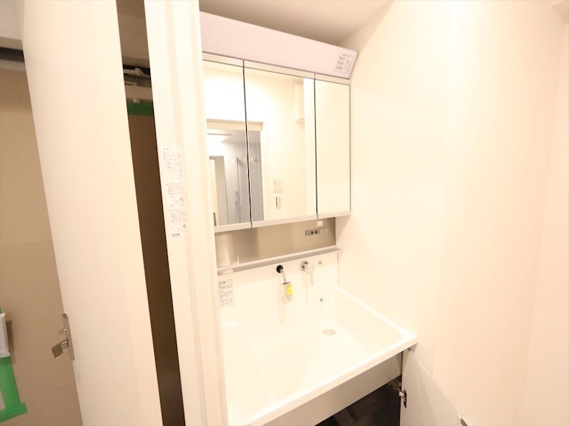 洗面設備　脱衣所　シャンプードレッサー　室内洗濯機置き場