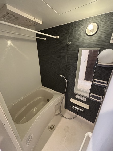 バス・シャワールーム　※クリーニング前写真