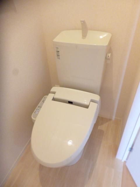 トイレ　同タイプイメージ写真です。