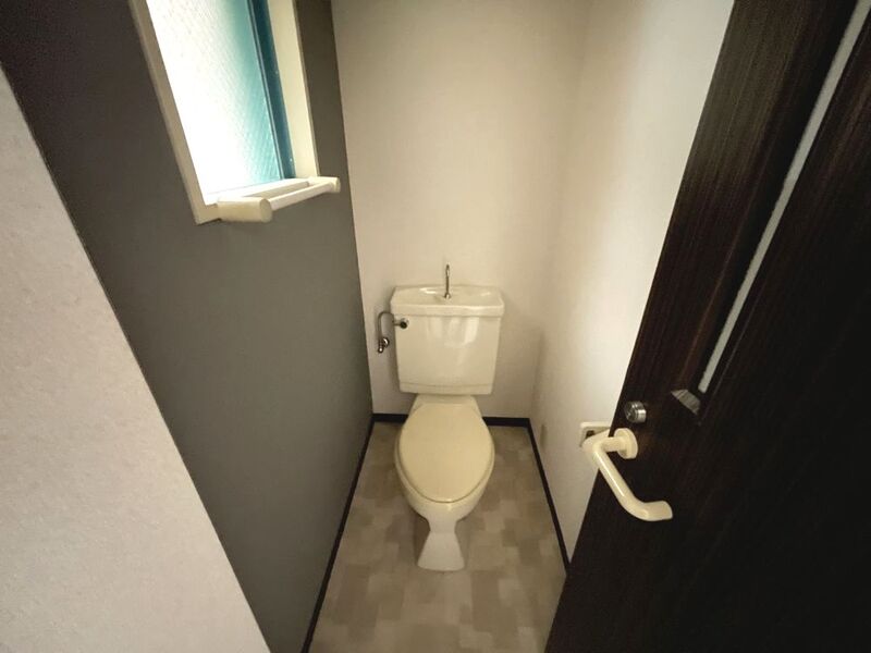 トイレ　参考写真（同物件別部屋）