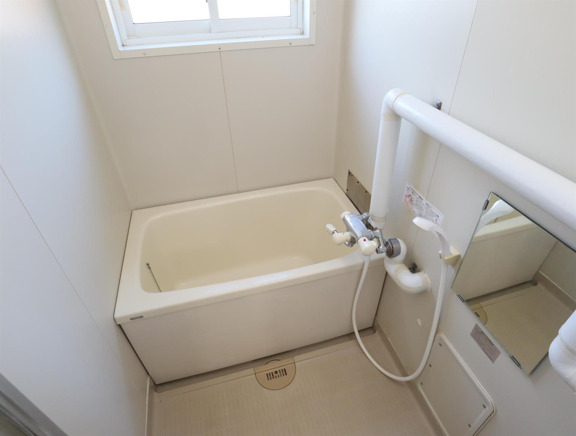 バス・シャワールーム　バス