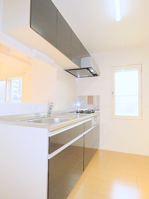 キッチン　対面式のシステムキッチンです♪