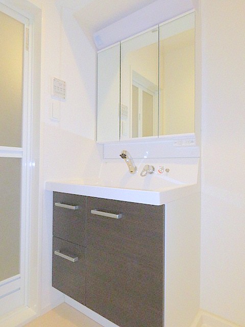 洗面設備　シャンプードレッサー付きです♪