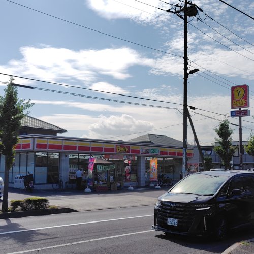 コンビニ　デイリーヤマザキ　足立島根4丁目店（コンビニ）まで180m