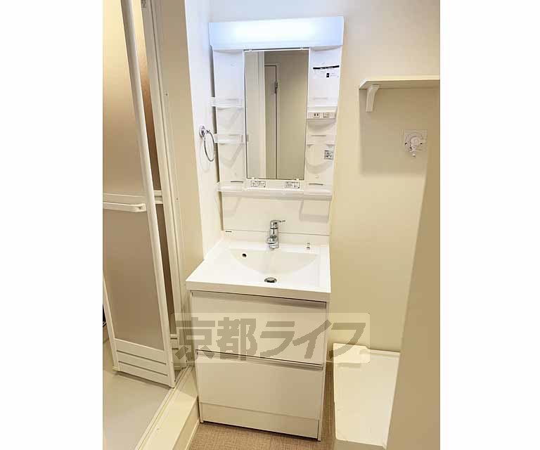 洗面設備　きれいな洗面台です！