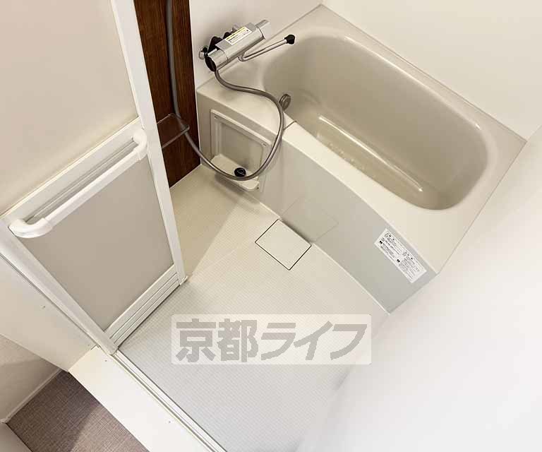 バス・シャワールーム　きれいなバスルームです・