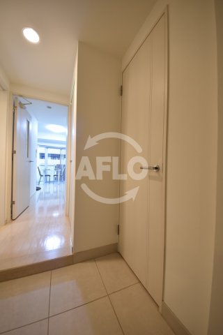 玄関　クロスレジデンス大阪新町　玄関