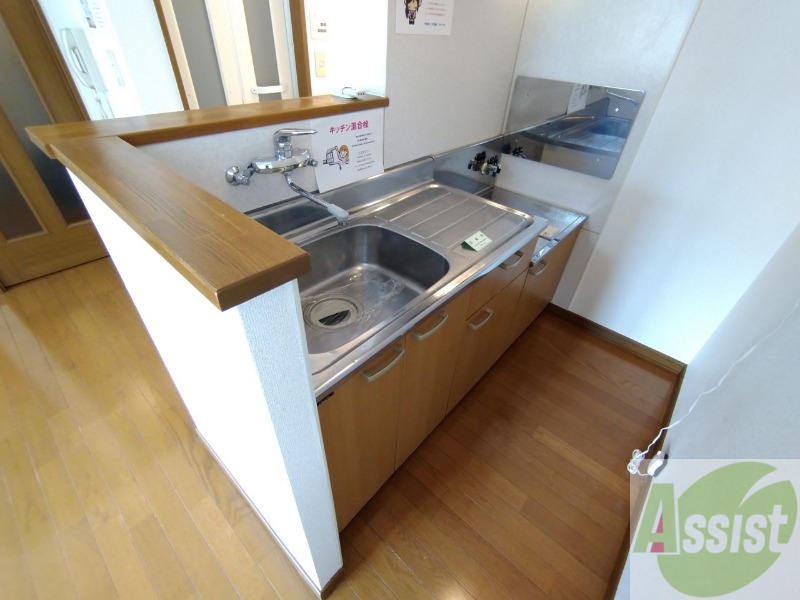 キッチン　キッチンです。ご自身でコンロを設置していただけます。