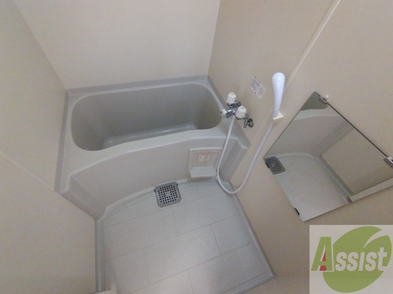 バス・シャワールーム　お風呂です。ゆっくりお風呂につかるのも体に良いですね～