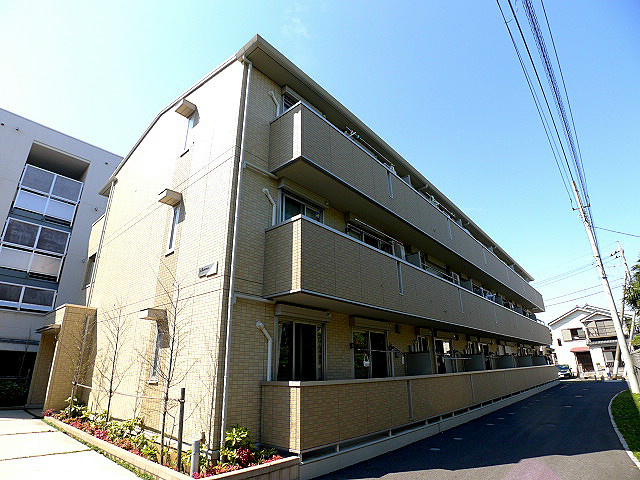 建物外観　アルバトロスのご紹介は住まいの窓口　アソシエへお任せ下さい。