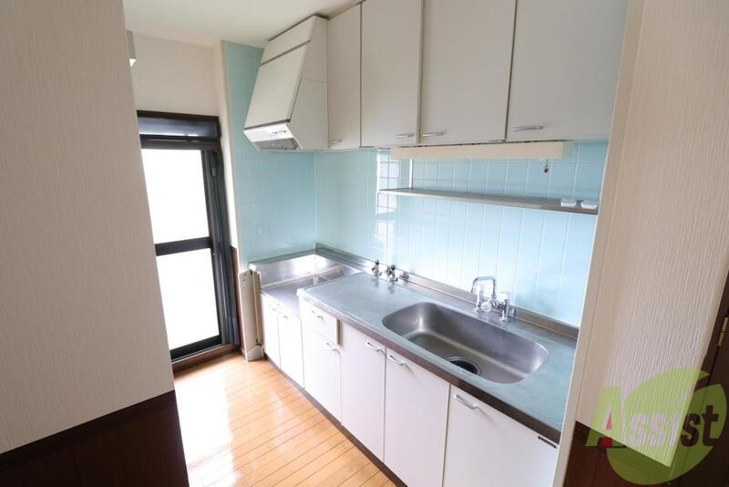 キッチン　２口ガスコンロ置けます。