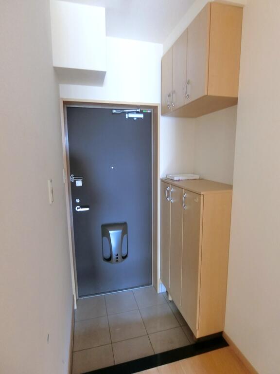 玄関　シューズボックスあり ※別部屋の写真を使用しています