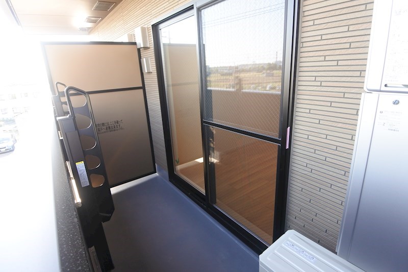 バルコニー　ベランダで気持ちよく洗濯物を乾かしましょう