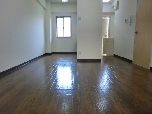 居室・リビング　8.5帖のLDKです☆