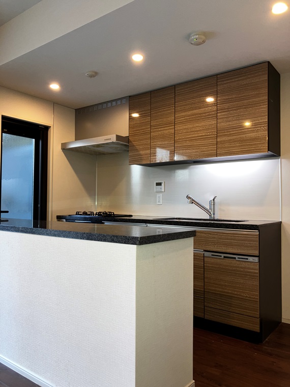 キッチン　コンパクトなキッチンで掃除もラクラク