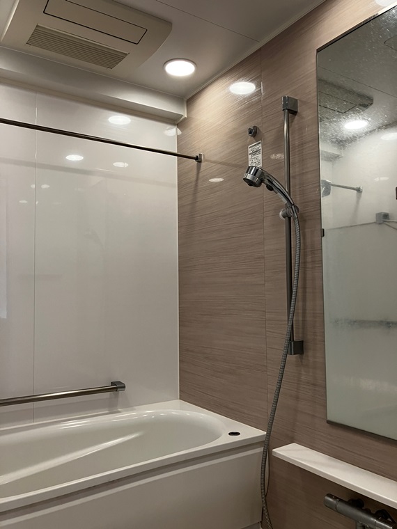 バス・シャワールーム　お風呂で日々の疲れを落としましょう