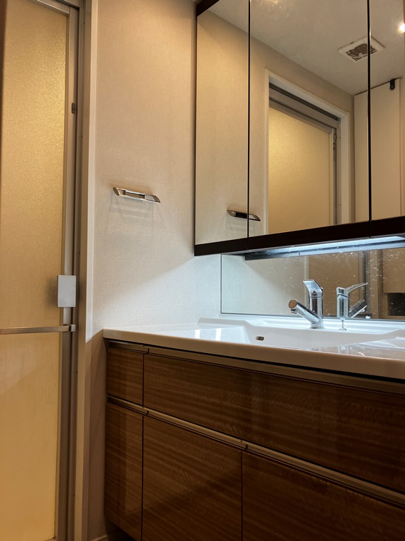 洗面設備　使いやすい洗面所です