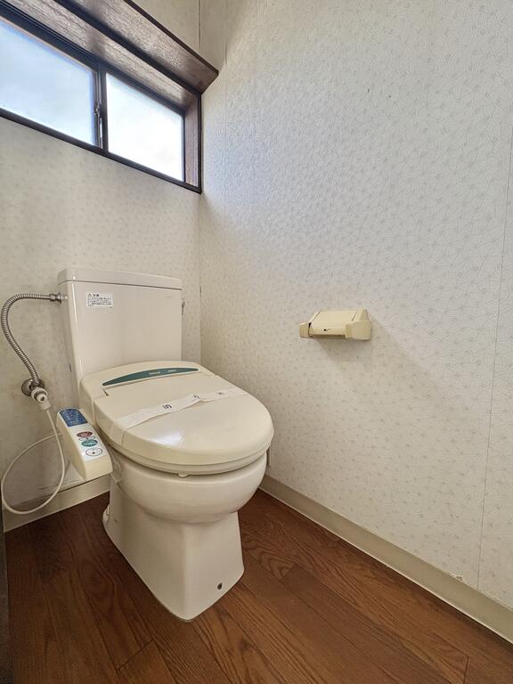 トイレ　温水洗浄便座