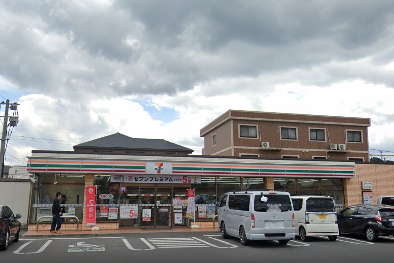コンビニ　セブンイレブン 大分花江川店（コンビニ）まで448m