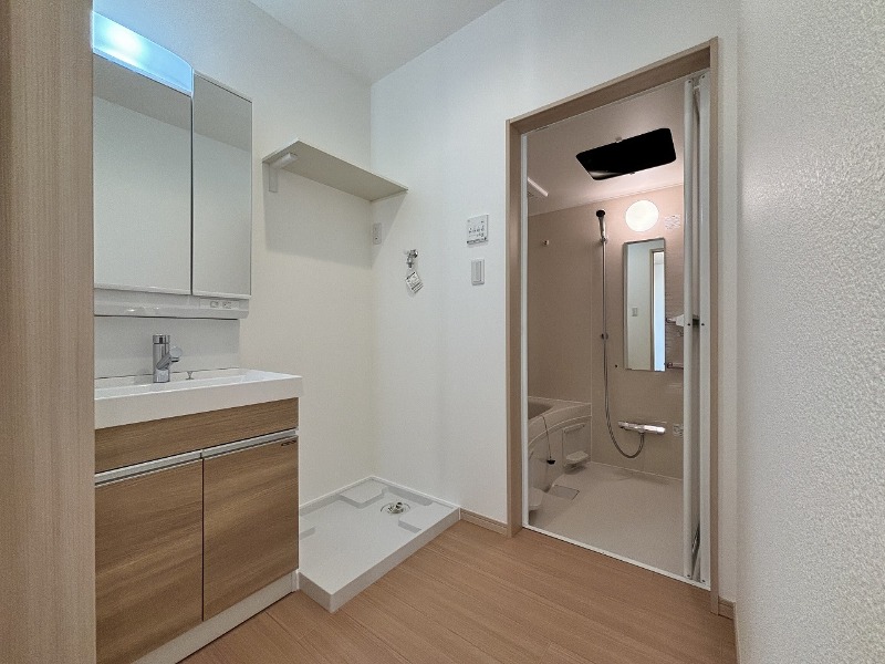 洗面設備　シンプルで使いやすい洗面台です！