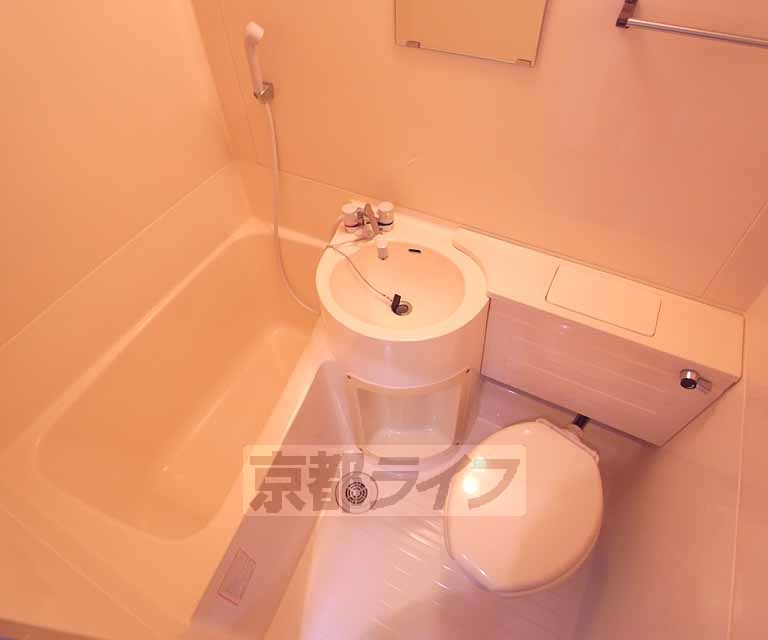 バス・シャワールーム　３点ユニットタイプです。