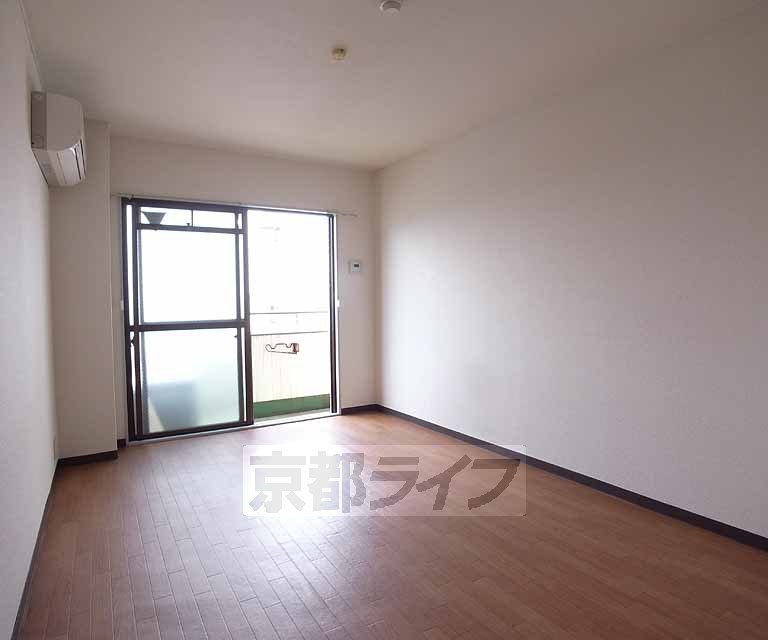 居室・リビング　広いお部屋ですね。