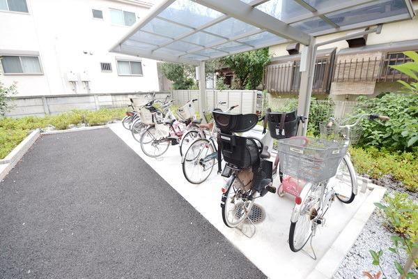 その他共有部分　屋根付き駐輪場