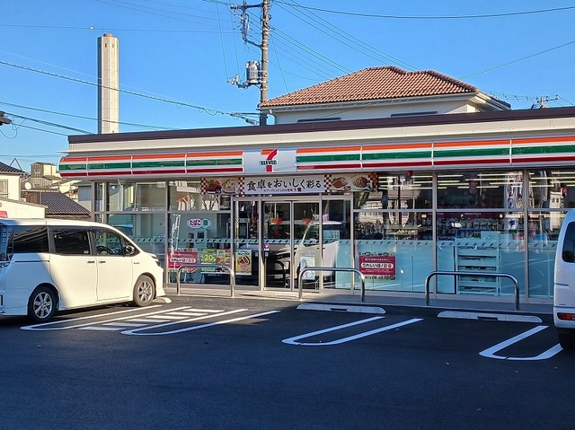 コンビニ　セブンイレブン日立平和町店（コンビニ）まで450m