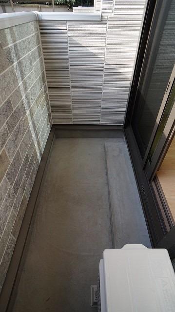 バルコニー　暖かな日差しのふりそそぐバルコニー